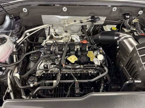 Used 2025 Volkswagen Atlas Cross Sport SE image 34