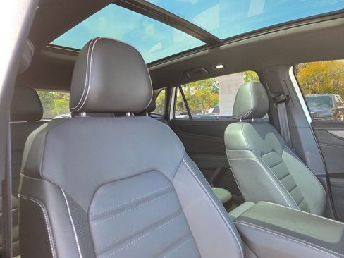 Used 2024 Volkswagen Atlas Cross Sport SEL R-Line image 11