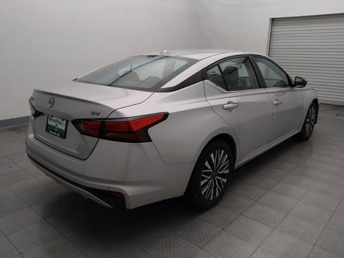 Used 2024 Nissan Altima 2.5 SV image 9