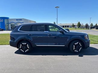 Used 2025 Kia Telluride EX w/ EX Captain's Chair Package AWD/4WD video 2