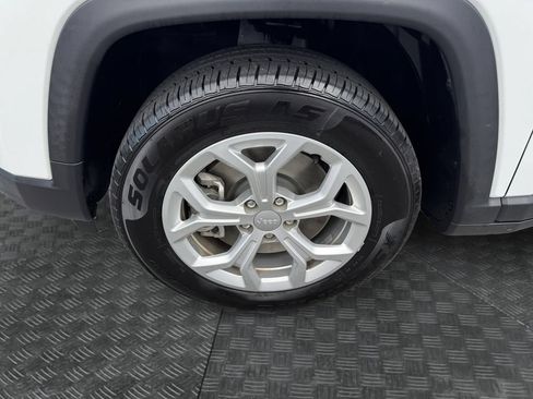 Used 2024 Jeep Compass Latitude AWD/4WD image 14