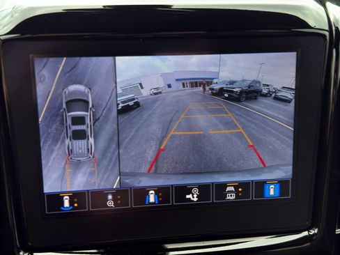 Used 2023 Chevrolet Traverse LT w/ Rear Camera Mirror Package AWD/4WD image 20