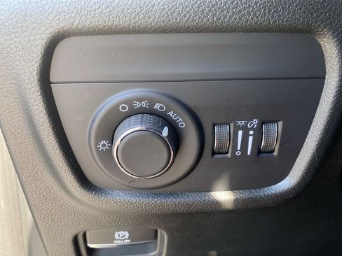 Used 2025 Jeep Grand Cherokee L Altitude AWD/4WD image 23