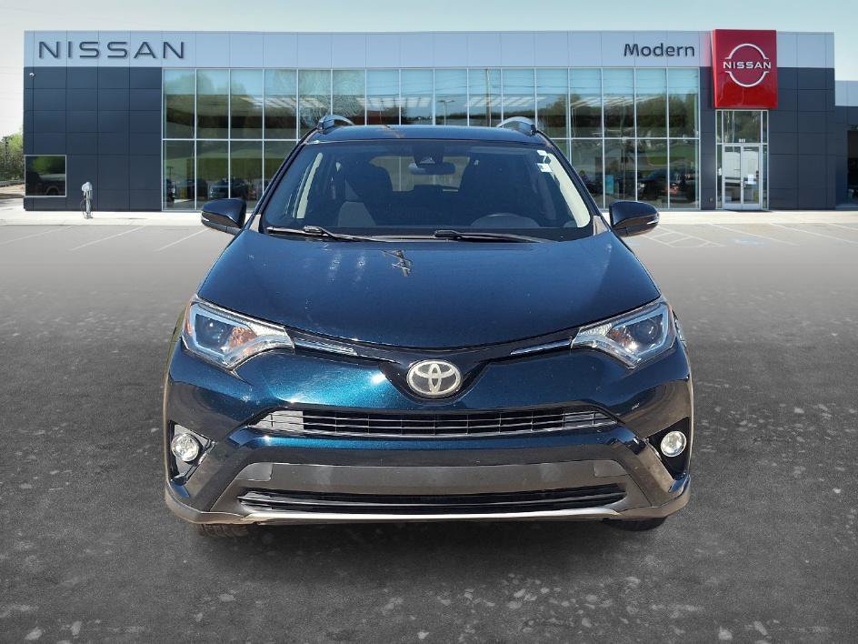 Used 2017 Toyota RAV4 XLE FWD image 2