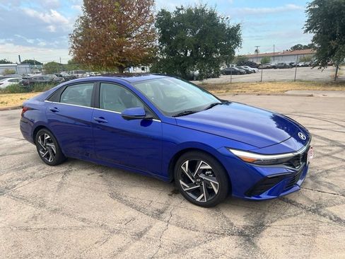 Used 2024 Hyundai Elantra Limited FWD image 21