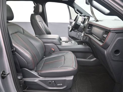 Used 2024 Ford Expedition Limited image 16