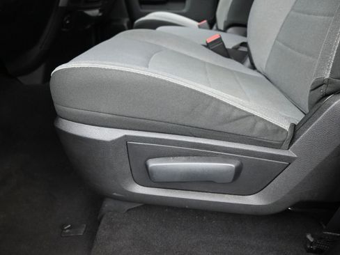 Used 2024 RAM 1500 Classic SLT AWD/4WD image 10