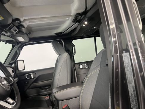 Certified 2025 Jeep Wrangler Sahara image 15