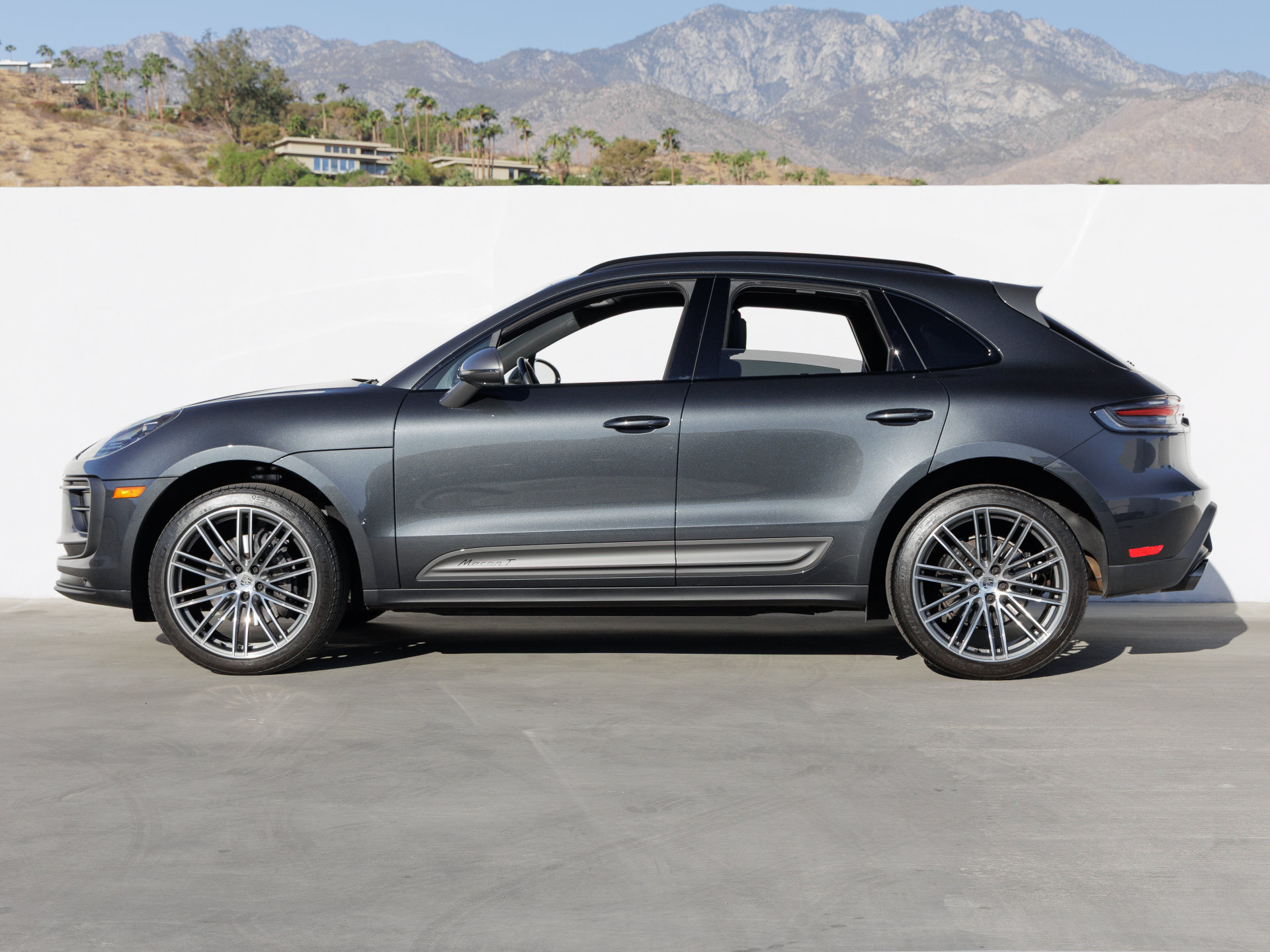 Certified 2026 Porsche Macan Turbo AWD/4WD image 2