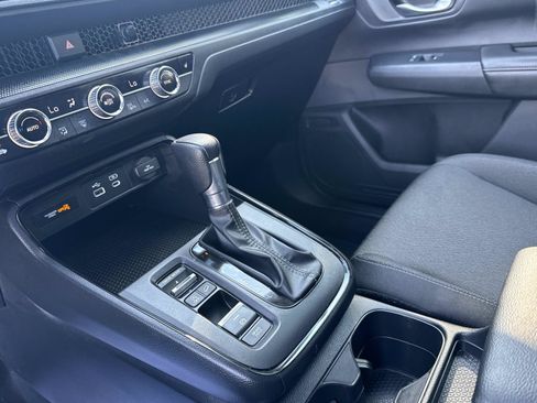 Certified 2024 Honda CR-V EX image 8
