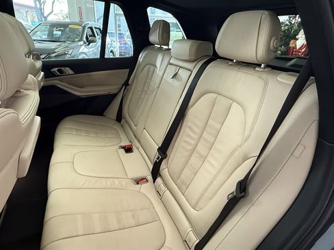 Used 2021 BMW X5 sDrive40i w/ Premium Package RWD image 18