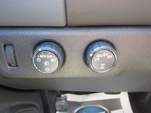 Used 2022 Chevrolet Colorado Z71 AWD/4WD image 24
