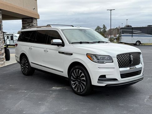 Used 2023 Lincoln Navigator L Black Label image 6