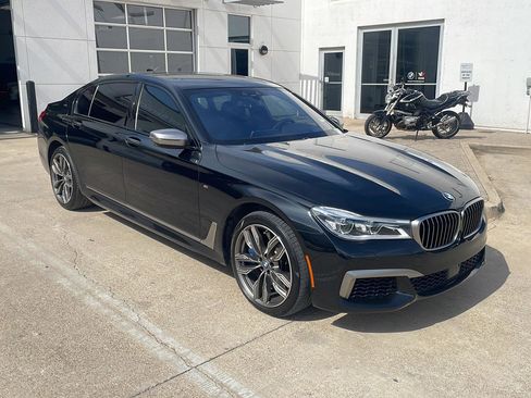 Used 2018 BMW M760i xDrive AWD/4WD image 3