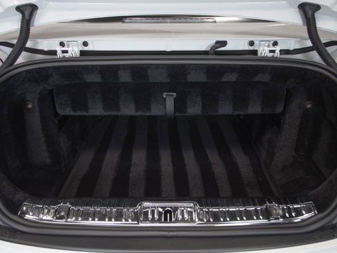 Used 2017 Rolls-Royce Dawn image 58