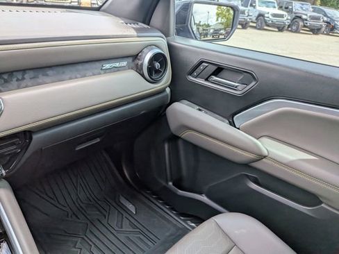 Used 2023 Chevrolet Colorado ZR2 w/ ZR2 Convenience Package III AWD/4WD image 17