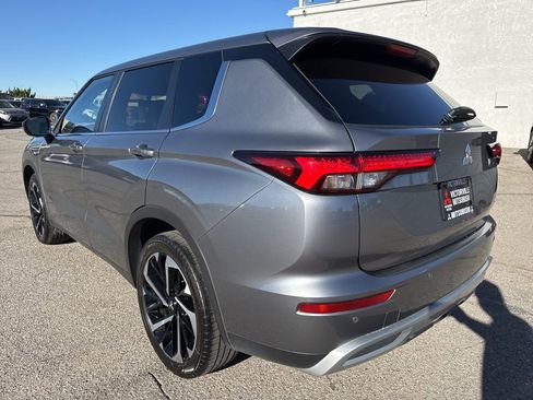 Used 2024 Mitsubishi Outlander SE image 6