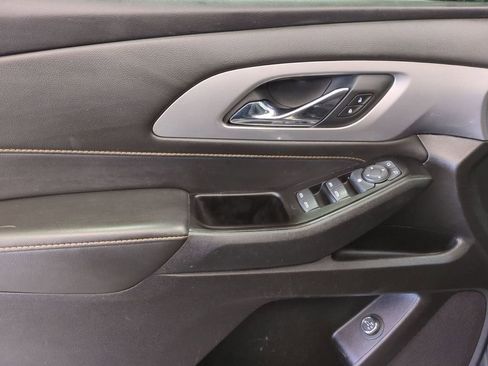 Used 2019 Chevrolet Traverse LT image 10