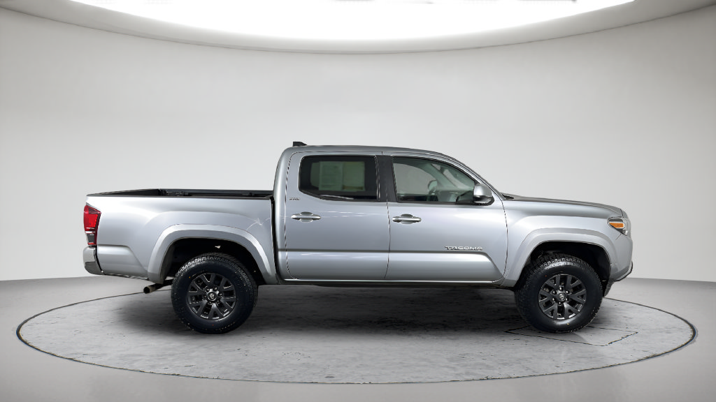 Used 2022 Toyota Tacoma SR5 AWD/4WD image 6