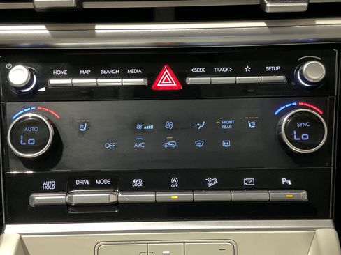 Used 2025 Hyundai Santa Fe SEL AWD/4WD image 15