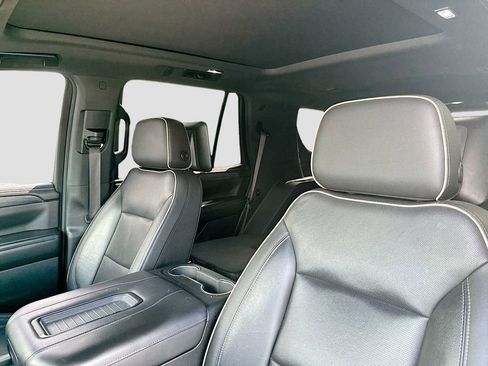 Used 2021 GMC Yukon SLT w/ SLT Premium Package RWD image 8