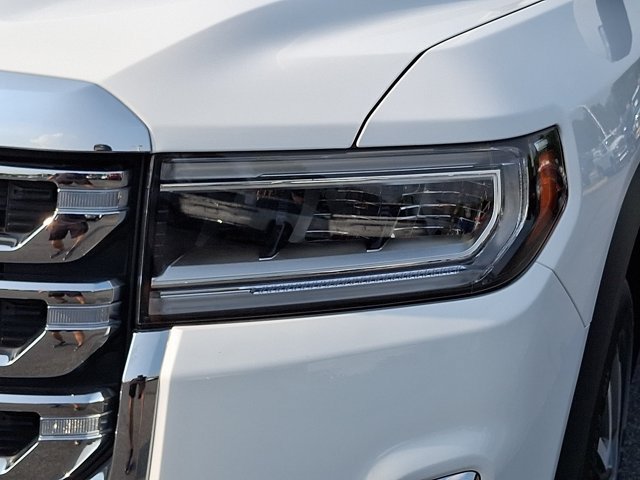 Used 2023 GMC Acadia SLE FWD image 12