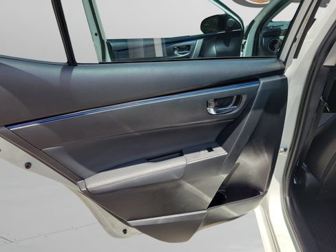 Used 2018 Toyota Corolla SE FWD image 11