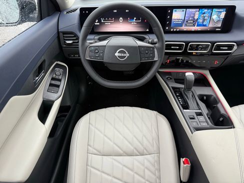 New 2026 Nissan Sentra SL FWD image 25