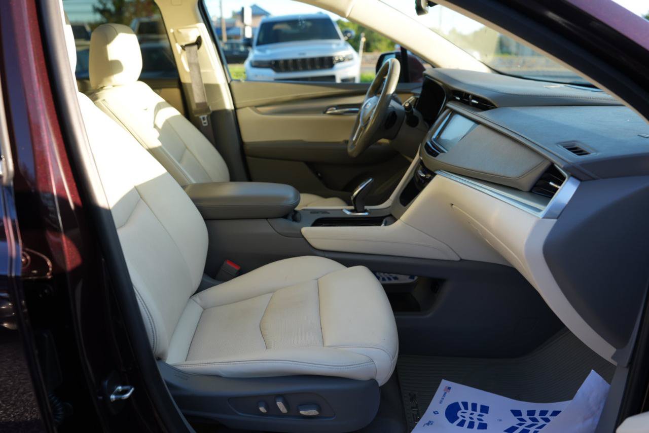 Used 2018 Cadillac XT5 Luxury w/ Driver Awareness Package FWD image 25