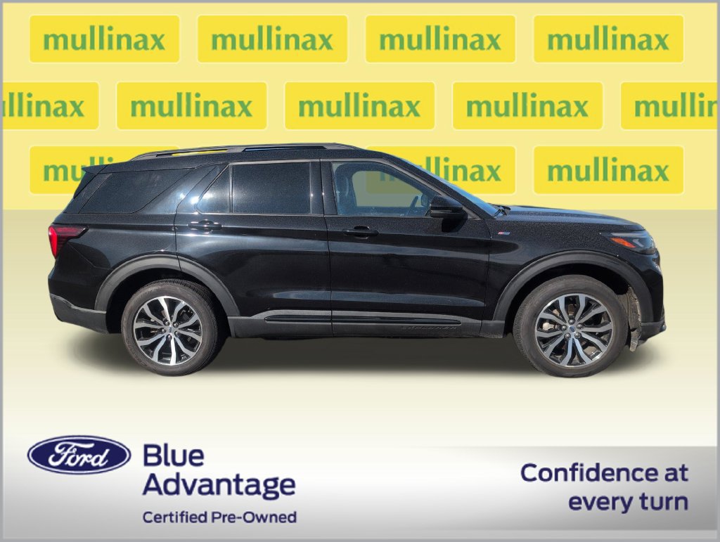 Used 2025 Ford Explorer ST-Line AWD/4WD image 2