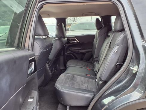 Used 2024 Mitsubishi Outlander SE FWD image 10