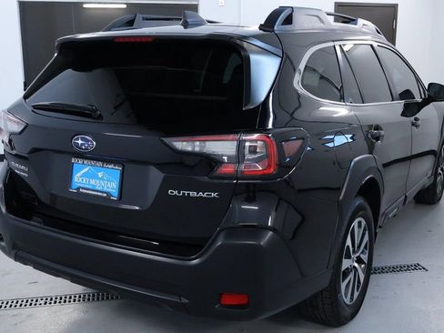 Used 2024 Subaru Outback Premium image 7