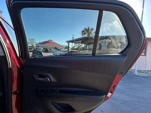 Used 2019 Chevrolet Trax LT w/ LT Convenience Package image 16