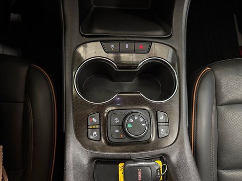 Used 2023 GMC Acadia AT4 w/ Technology Package image 23