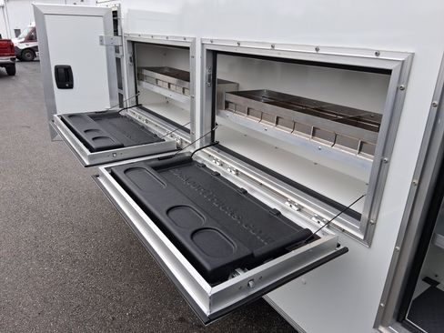 New 2025 GMC Savana 3500 w/ Power Convenience Package RWD image 12