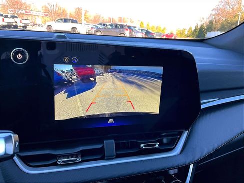 Used 2025 Chevrolet Equinox LT image 19