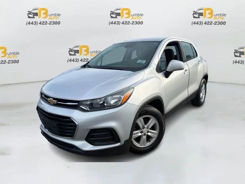 Used 2019 Chevrolet Trax LS FWD image 1