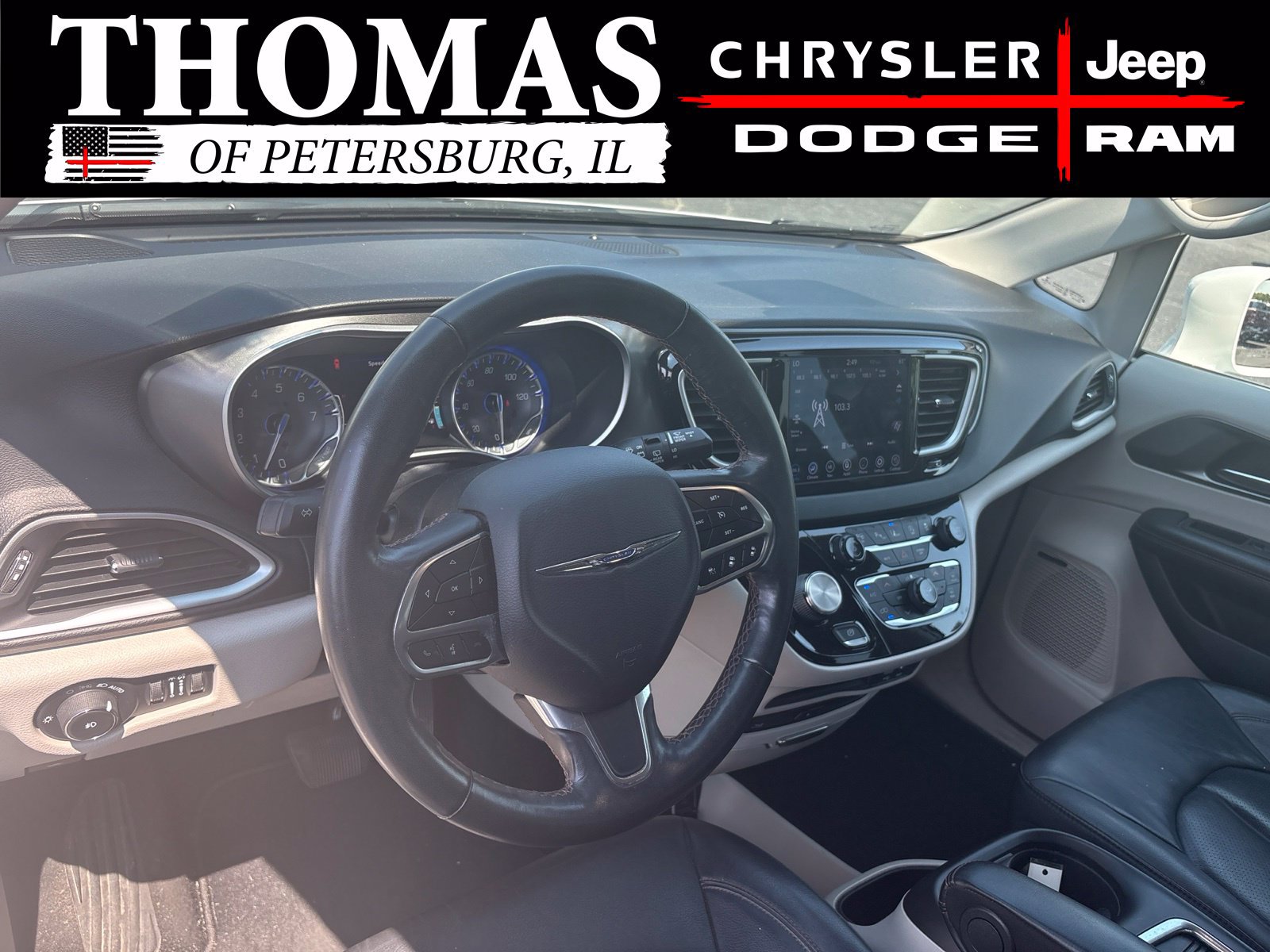 Used 2020 Chrysler Pacifica Touring-L Plus w/ Tire & Wheel Group FWD image 11