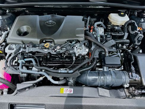 Used 2025 Toyota Camry SE w/ Convenience Package FWD image 31