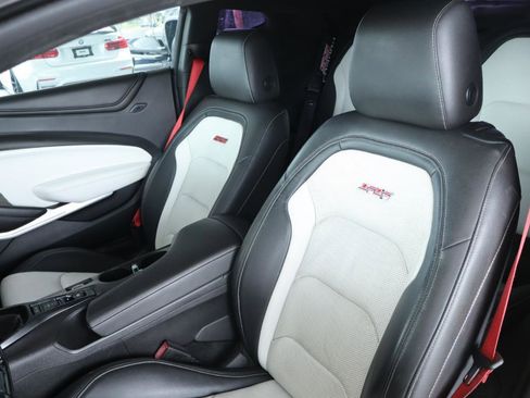 Used 2017 Chevrolet Camaro SS RWD image 14