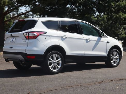 Used 2017 Ford Escape SE AWD/4WD image 5