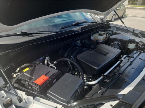 Used 2023 Chevrolet Suburban Z71 w/ Z71 Off-Road Package image 13