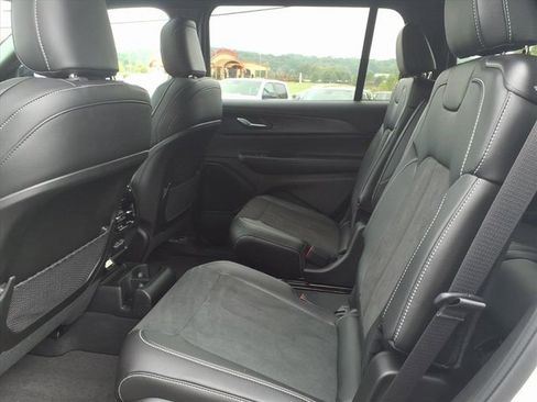 New 2025 Jeep Grand Cherokee L Altitude image 10