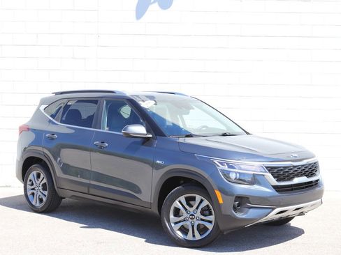 Used 2021 Kia Seltos S AWD/4WD image 1