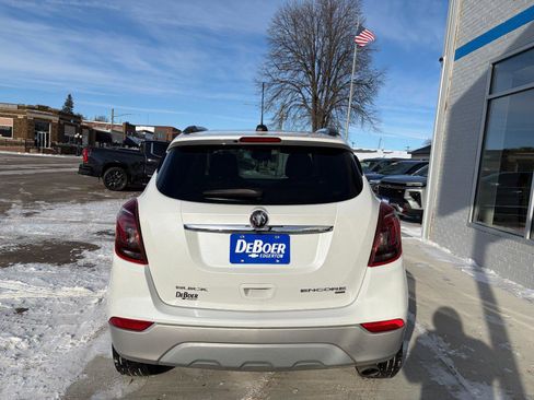 Used 2017 Buick Encore Essence image 4