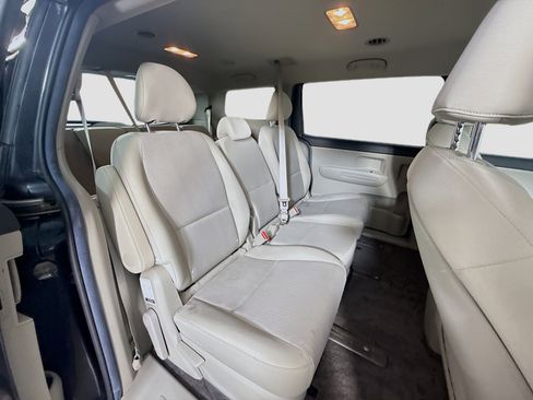 Used 2021 Kia Sedona LX image 25