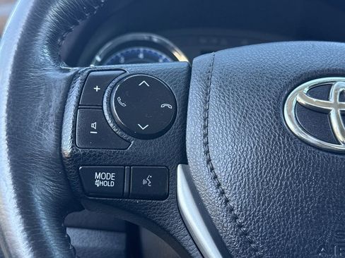 Used 2018 Toyota Corolla XSE image 32