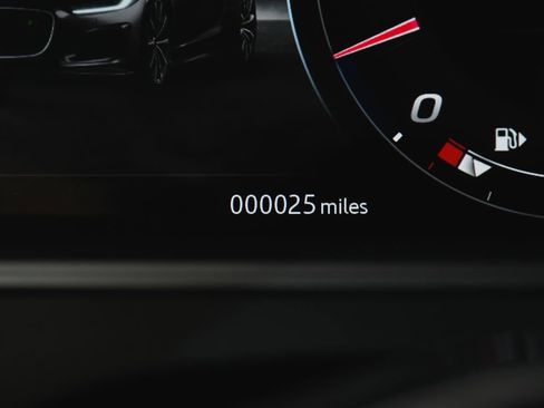 Used 2024 Jaguar F-TYPE R-Dynamic RWD image 22