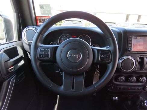 Used 2015 Jeep Wrangler Rubicon w/ Power Convenience Group image 19