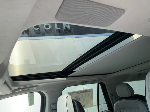 New 2026 Lincoln Navigator L Black Label AWD/4WD image 27